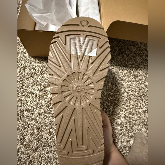 NWT UGG Classic Micro - Picture 4 of 6